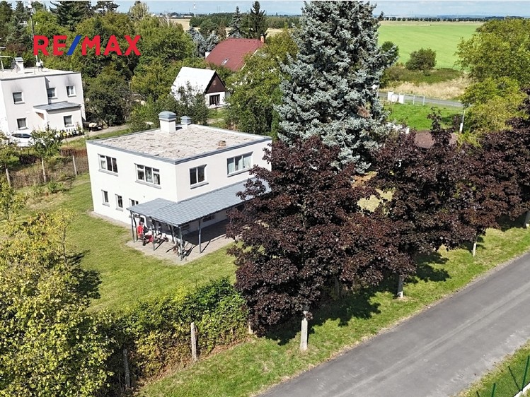 Prodej stavebního pozemku 800 m² - foto 3