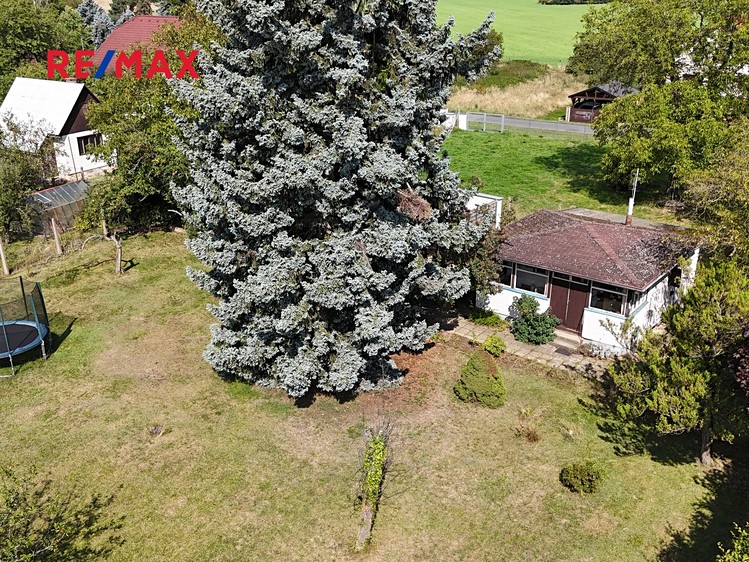 Prodej stavebního pozemku 800 m² - foto 2