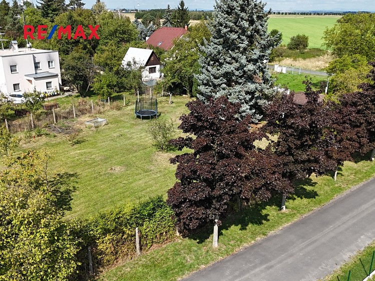 Prodej stavebního pozemku 800 m² - foto 8