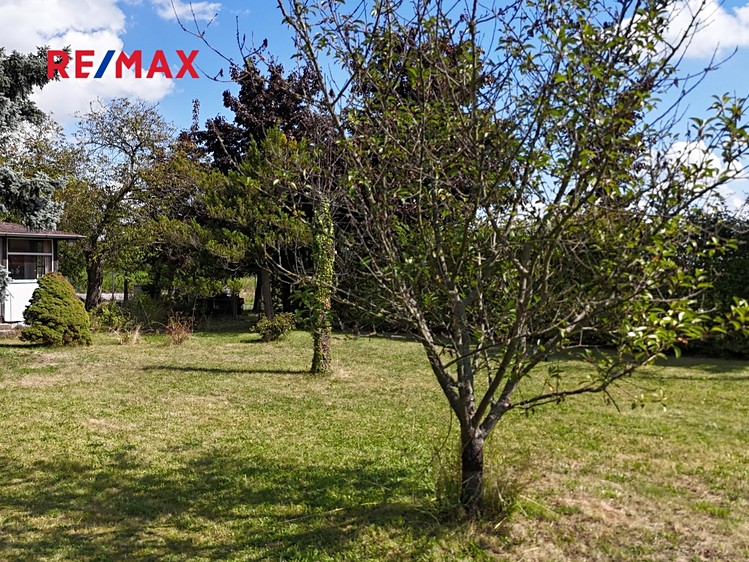 Prodej stavebního pozemku 800 m² - foto 6