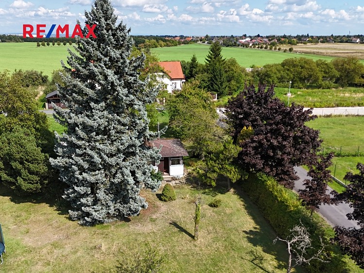 Prodej stavebního pozemku 800 m² - foto 5