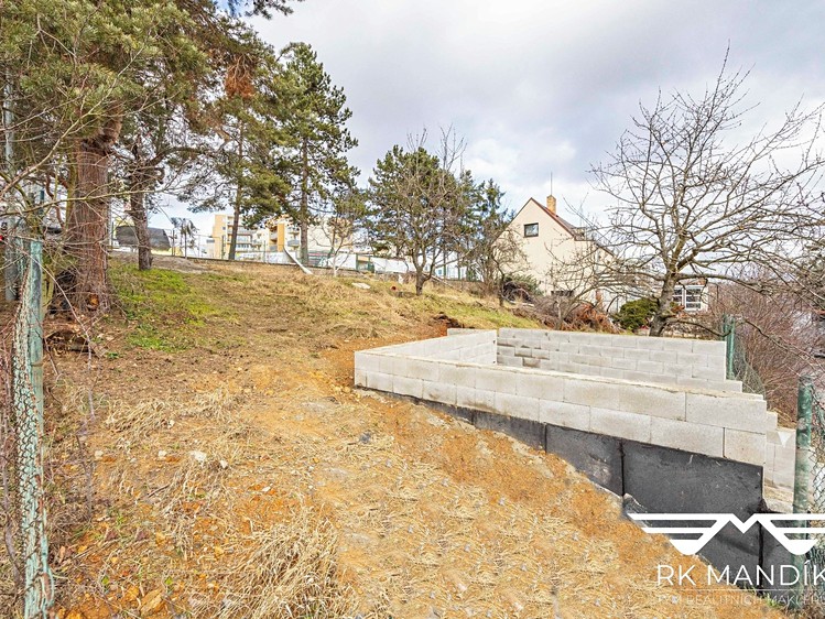 Prodej stavebního pozemku 196 m² - foto 1