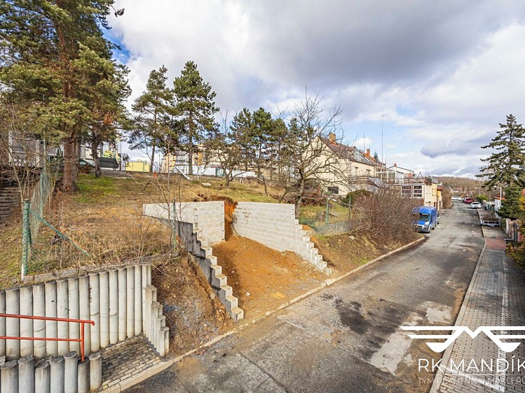 Prodej stavebního pozemku 196 m² - foto 2