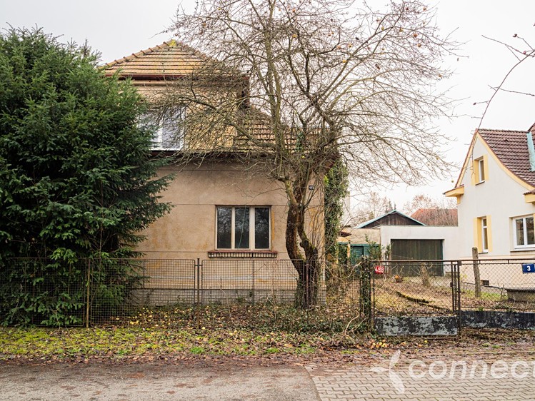 Prodej stavebního pozemku 895 m² - foto 4