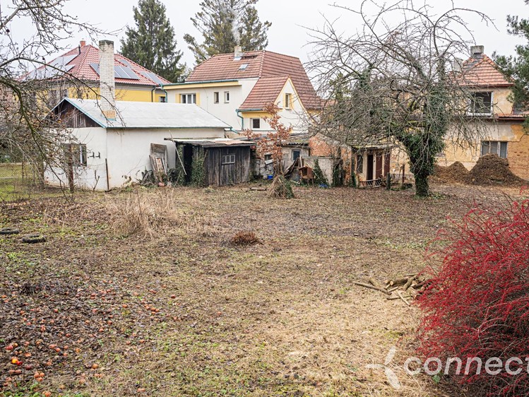 Prodej stavebního pozemku 895 m² - foto 3