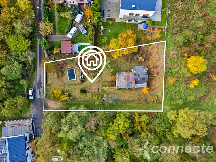 Prodej stavebního pozemku 1 270 m² - foto 1
