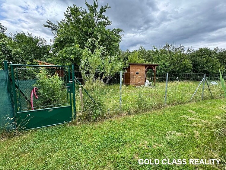 Pronájem zahrady 330 m² - foto 1