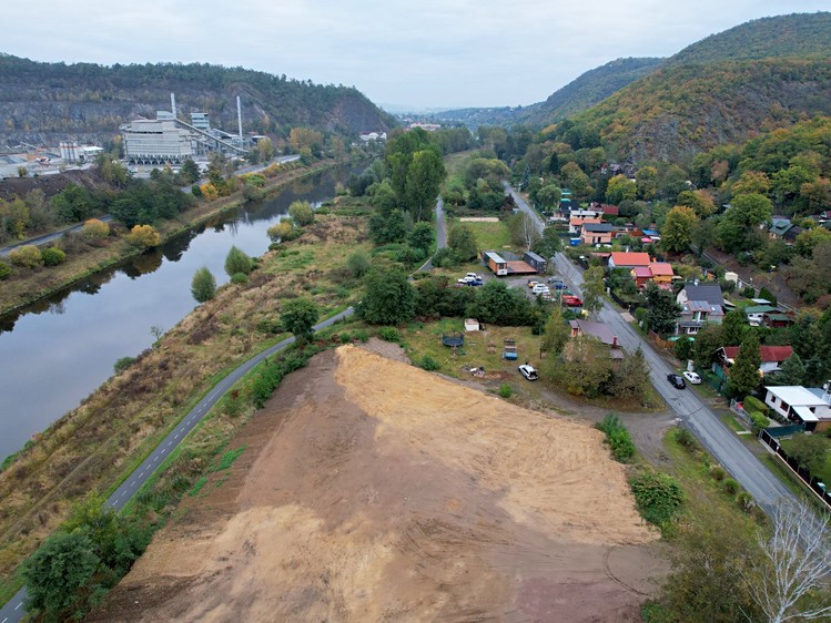Pronájem komerčního pozemku 2 580 m² - foto 1