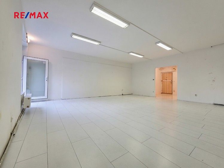 Prodej obchodního prostoru 62 m² - foto 8
