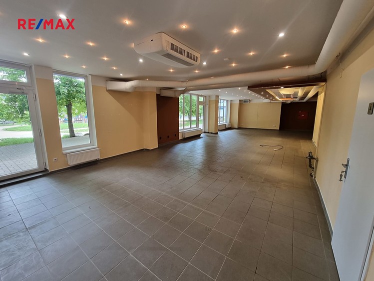 Prodej obchodního prostoru 164 m² - foto 1