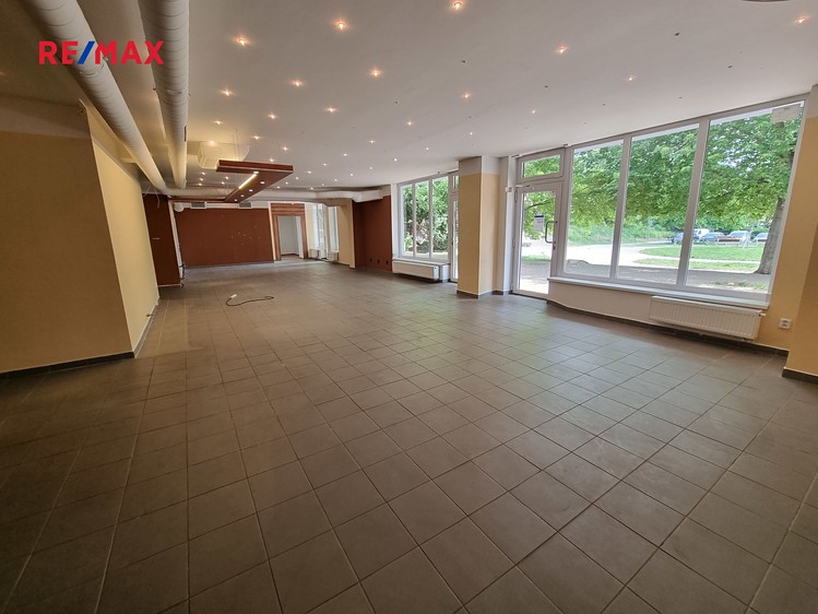 Prodej obchodního prostoru 164 m² - foto 2
