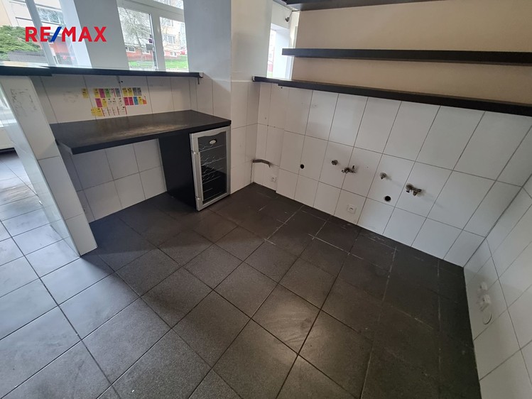 Prodej obchodního prostoru 136 m² - foto 8