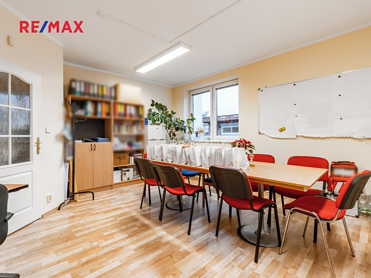 Prodej kanceláře 253 m² - foto 4