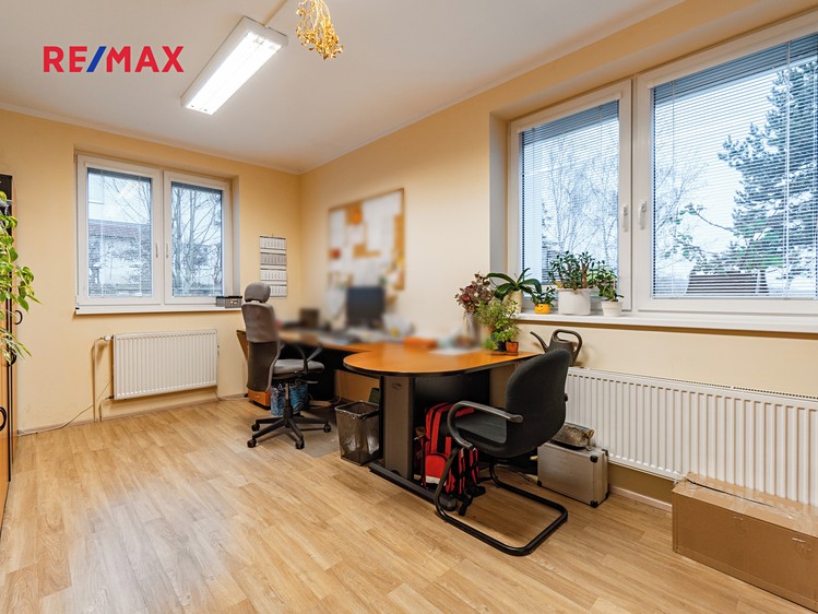 Prodej kanceláře 253 m² - foto 5
