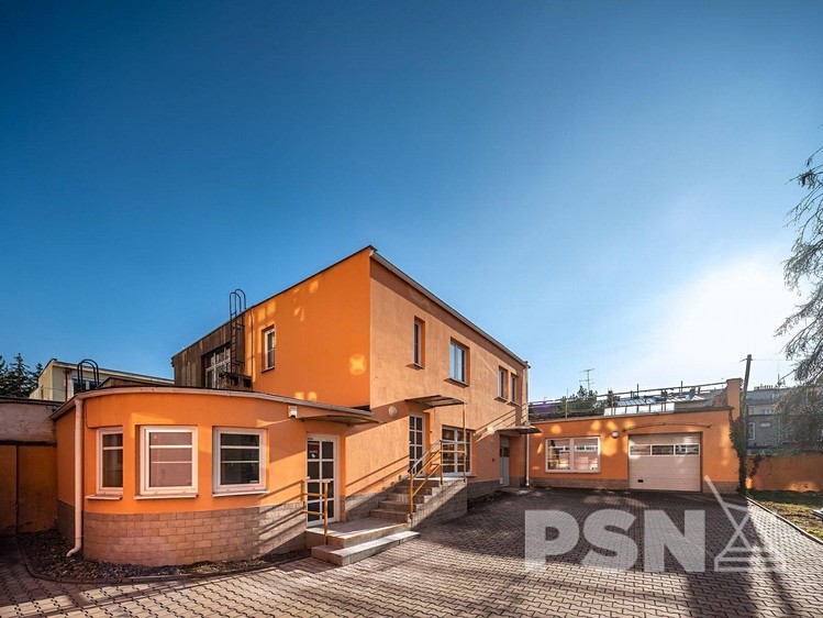 Prodej kanceláře 220 m² - foto 1
