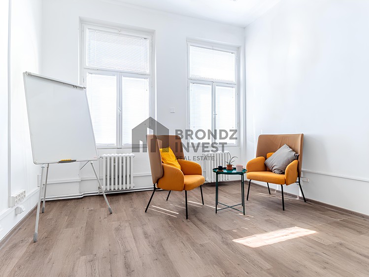 Pronájem kanceláře 22 m² - foto 3