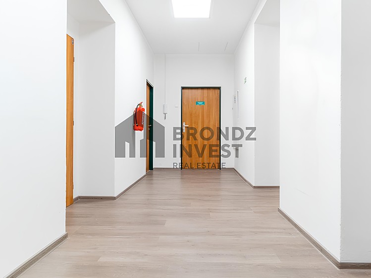 Pronájem kanceláře 22 m² - foto 7