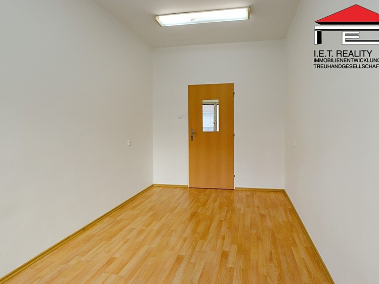 Pronájem kanceláře 12 m² - foto 2