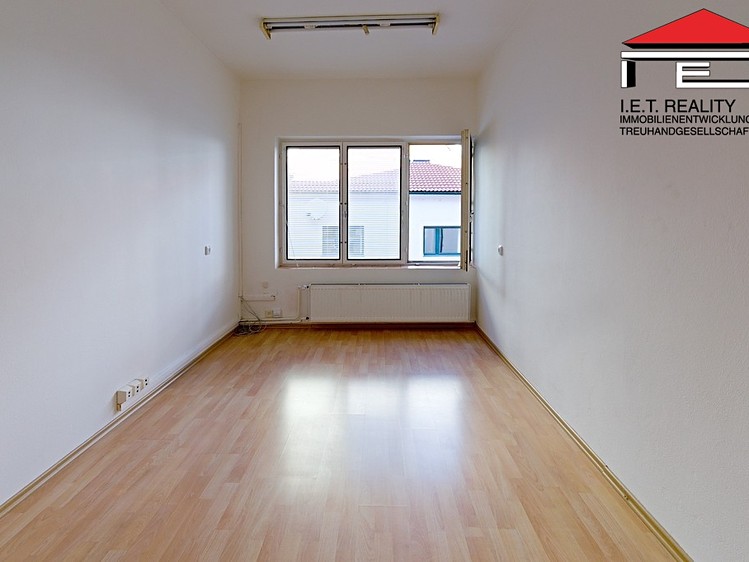 Pronájem kanceláře 12 m² - foto 1
