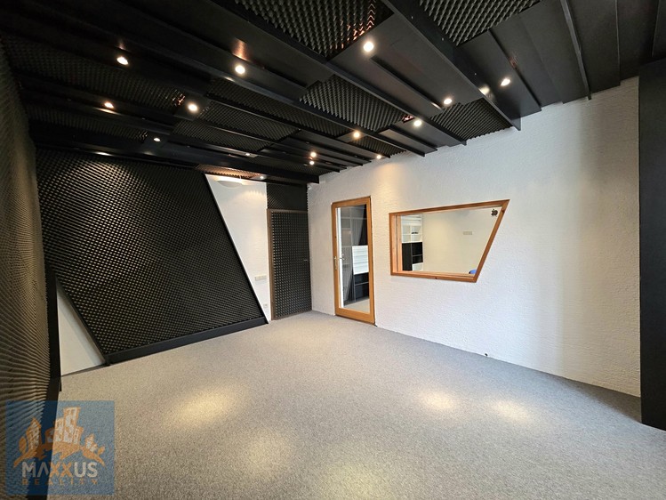 Pronájem kanceláře 65 m² - foto 4