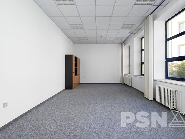 Pronájem kanceláře 45 m² - foto 1