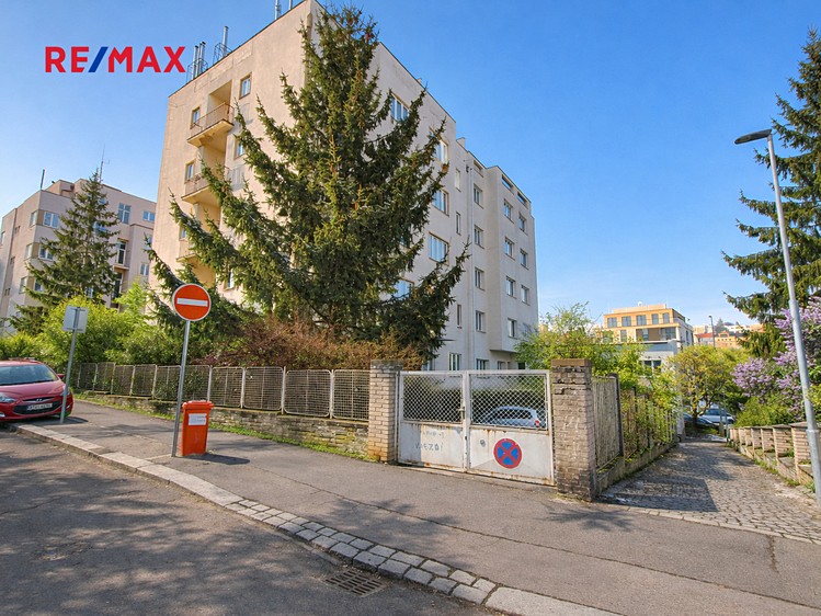 Prodej garáže 16 m² - foto 1