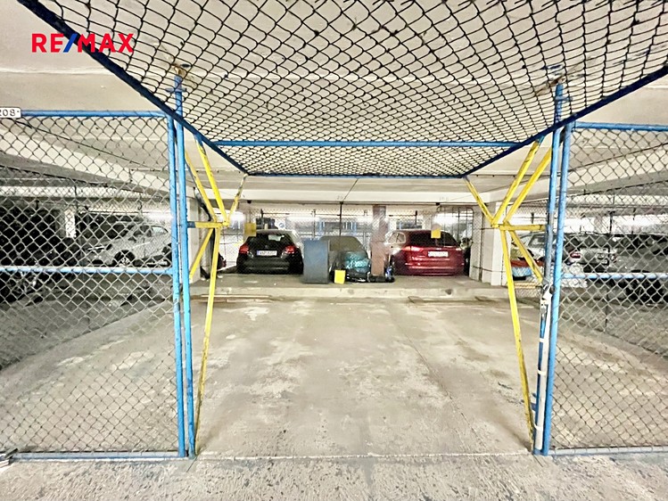 Prodej garážového stání 10 m² - foto 1