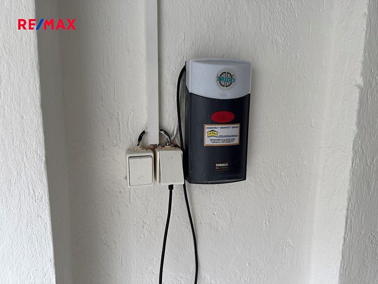 Pronájem garáže 15 m² - foto 4