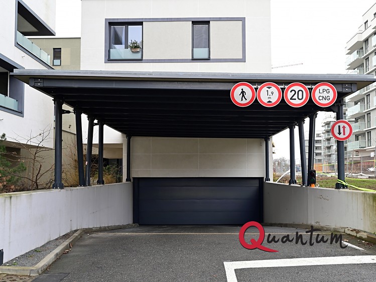 Pronájem garážového stání 14 m² - foto 4