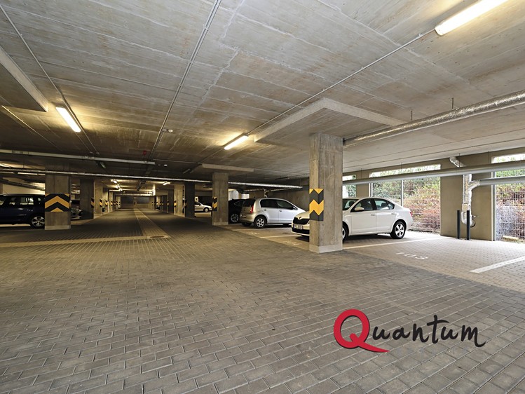 Pronájem garážového stání 14 m² - foto 3
