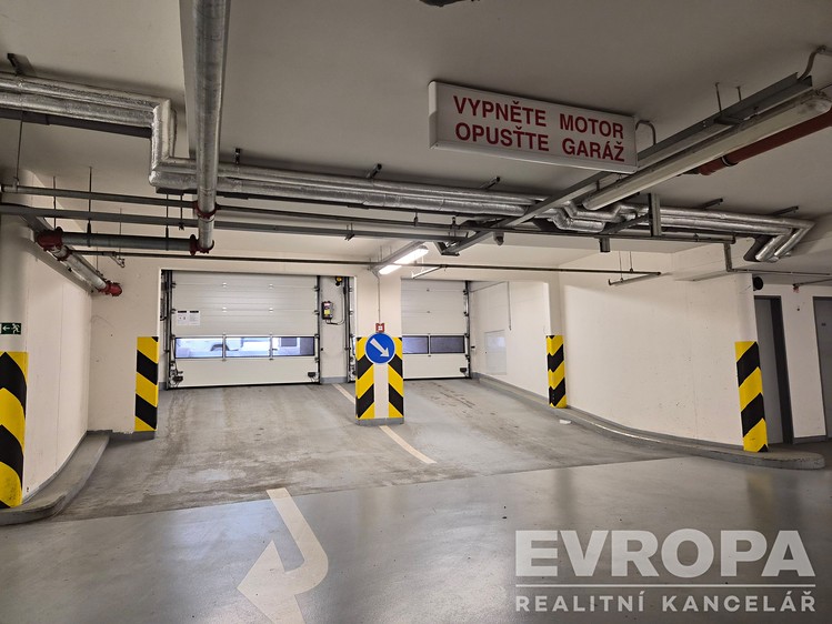 Pronájem garážového stání 16 m² - foto 5