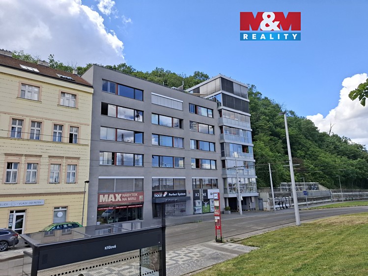 Pronájem garážového stání 13 m² - foto 1