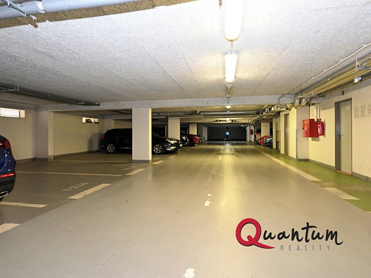 Pronájem garážového stání 18 m² - foto 2