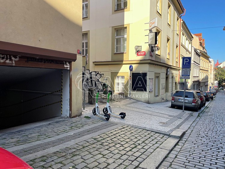 Pronájem garážového stání 12 m² - foto 6