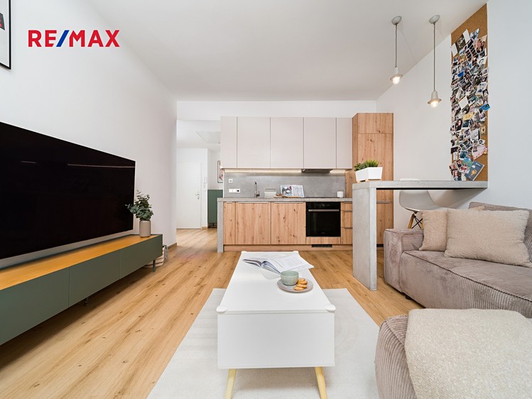 Prodej bytu 3+kk 74 m² (Podkrovní) - foto 3