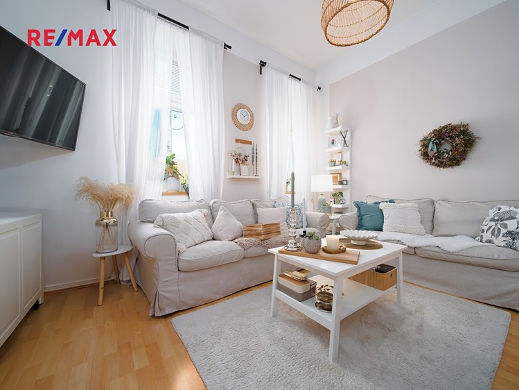Prodej bytu 2+kk 54 m² (Jednopodlažní) - foto 1