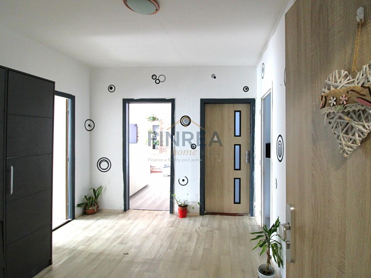 Prodej bytu 4+1 99 m² (Jednopodlažní) - foto 3