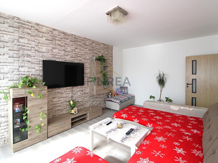 Prodej bytu 4+1 99 m² (Jednopodlažní) - foto 2