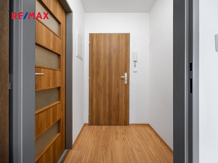 Prodej bytu 2+kk 41 m² (Podkrovní) - foto 2