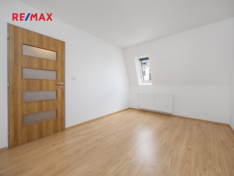 Prodej bytu 2+kk 41 m² (Podkrovní) - foto 6