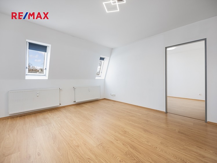 Prodej bytu 2+kk 41 m² (Podkrovní) - foto 8