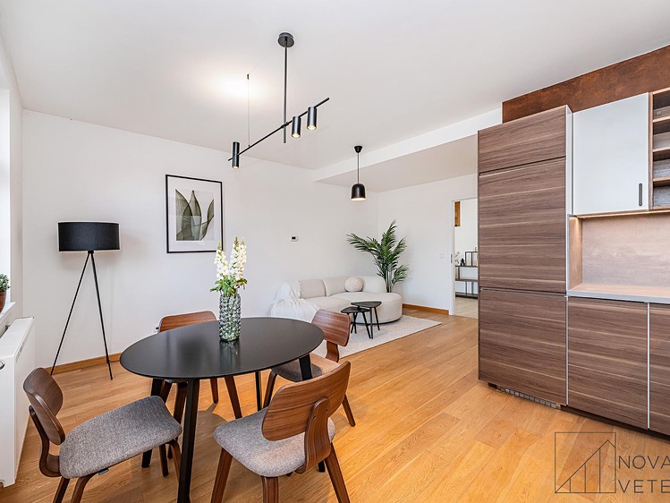 Prodej bytu 4+kk 117 m² (Mezonet) - foto 2