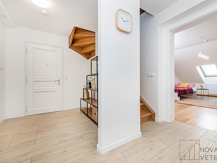 Prodej bytu 5+kk 139 m² (Mezonet) - foto 8
