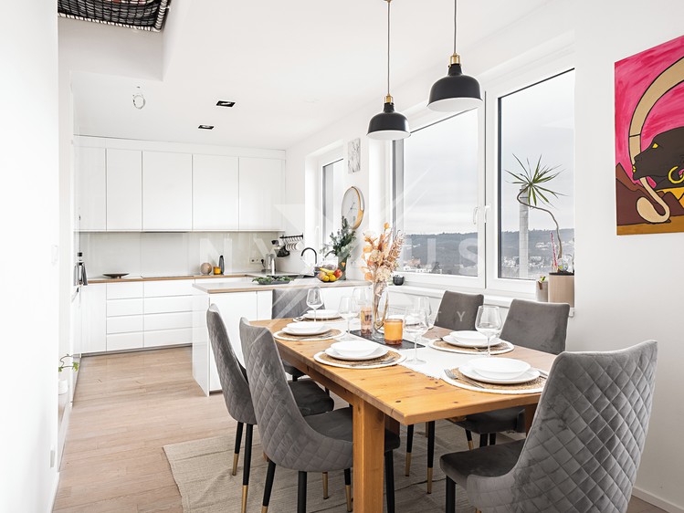 Prodej bytu 6 pokojů a více 120 m² (Mezonet) - foto 4