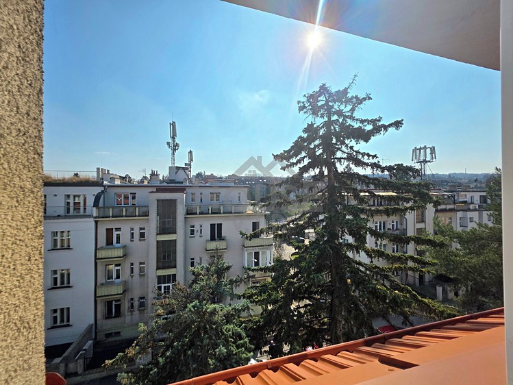 Prodej bytu 2+1 57 m² (Podkrovní) - foto 3