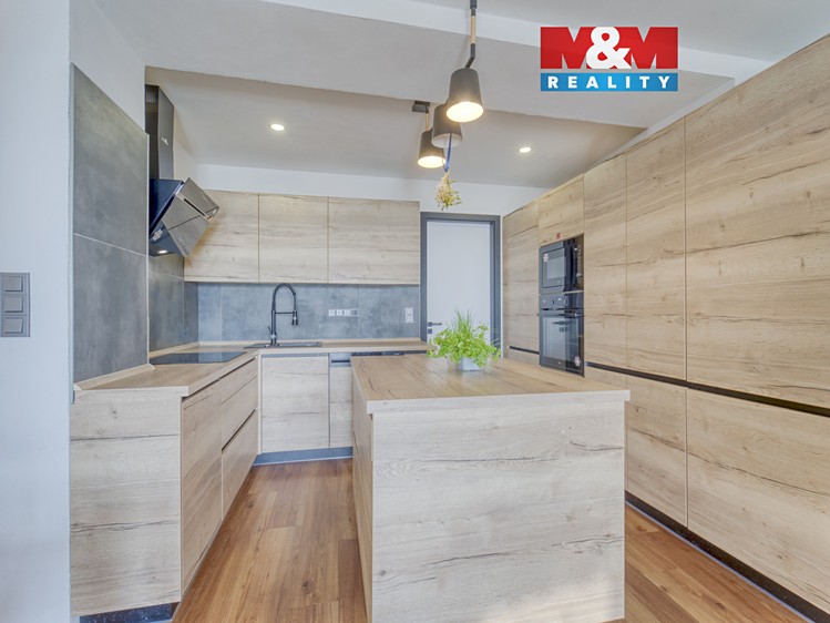 Prodej bytu 4+kk 74 m² - foto 1
