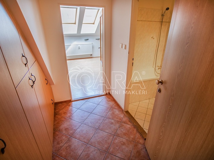Prodej bytu 2+kk 41 m² (Mezonet) - foto 3