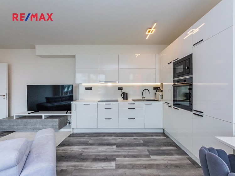 Prodej bytu 3+kk 84 m² (Jednopodlažní) - foto 3