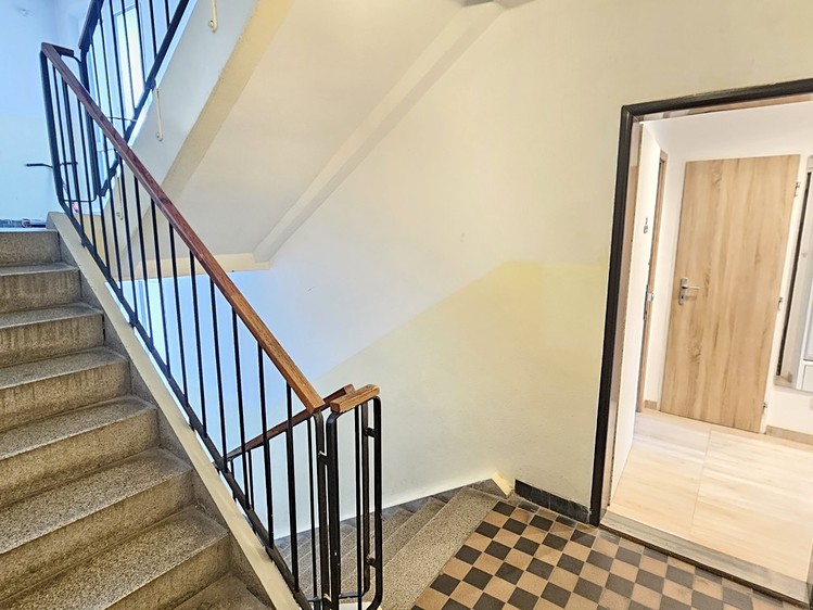 Prodej bytu 2+1 55 m² - foto 2