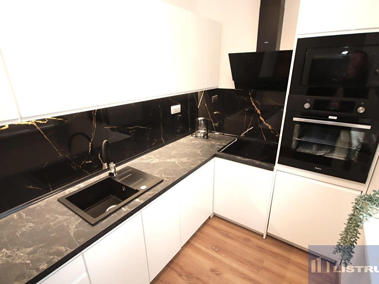 Prodej bytu 2+1 56 m² - foto 1